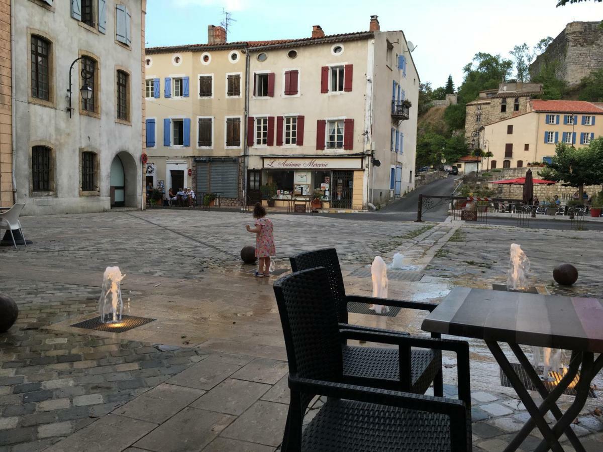 Entre l'église et la place Villa Quillan Exterior foto